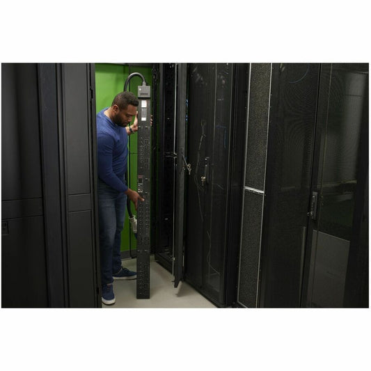 APC NetShelter 9000 Switched Rack PDU 17.3kW 208V 60A APDU9966