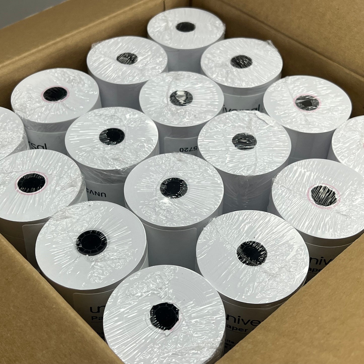 UNIVERSAL (32 PACK) Adding Machine/Calculator Paper Rolls 2.25"x150' White 35720